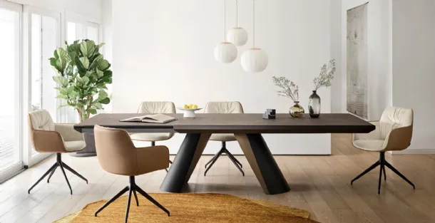 Cocoon chair with swivel base by Calligaris