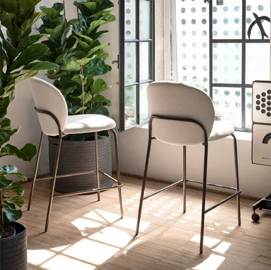 Cozy Mid stool by Connubia