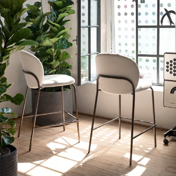 Cozy Mid stool by Connubia