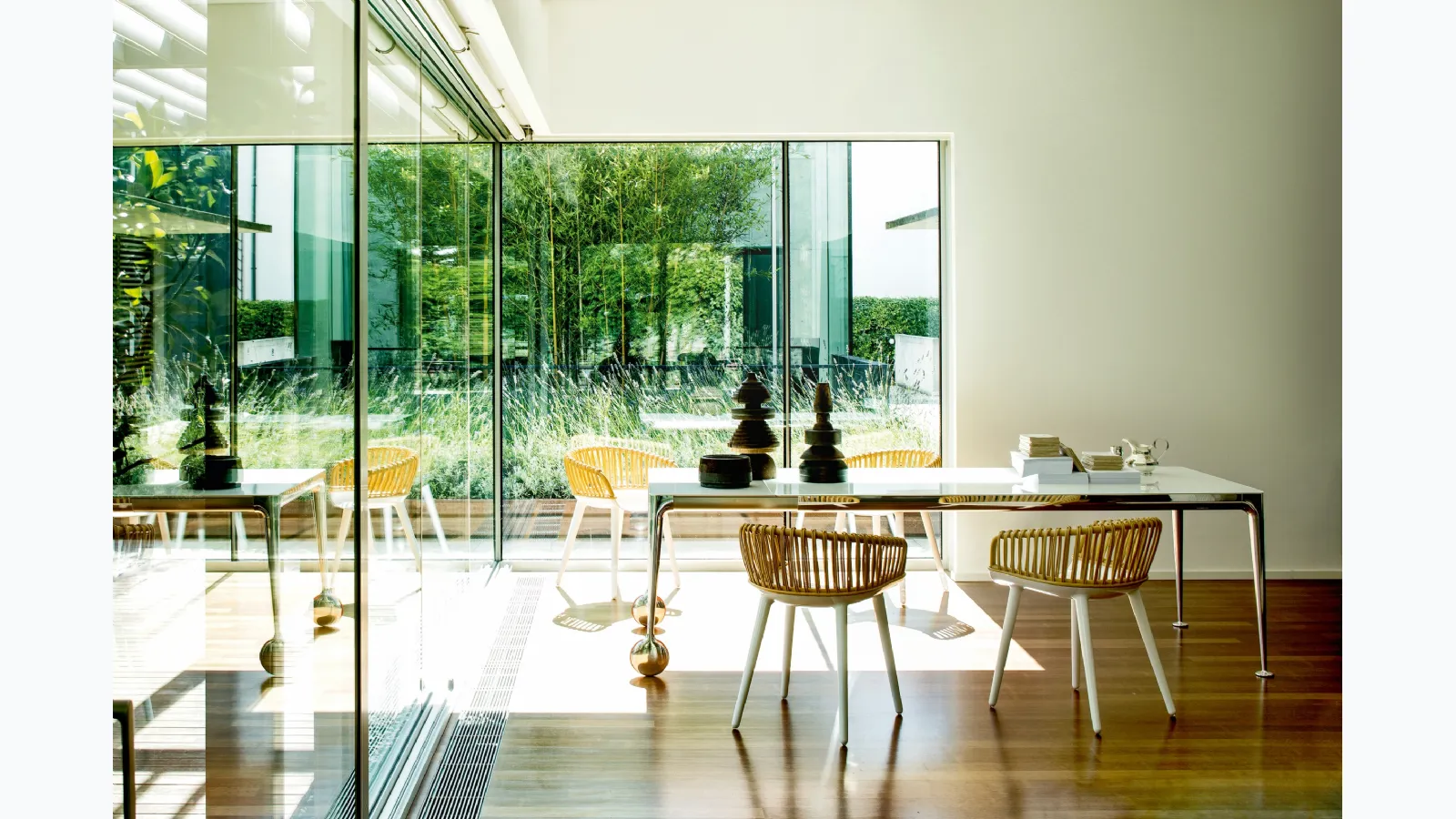 Cyborg Club chair in polycarbonate and rattan by Magis.