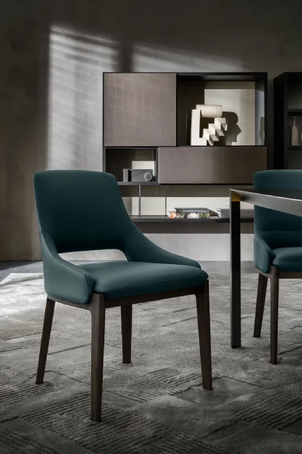 Devon leather chair by Molteni & C