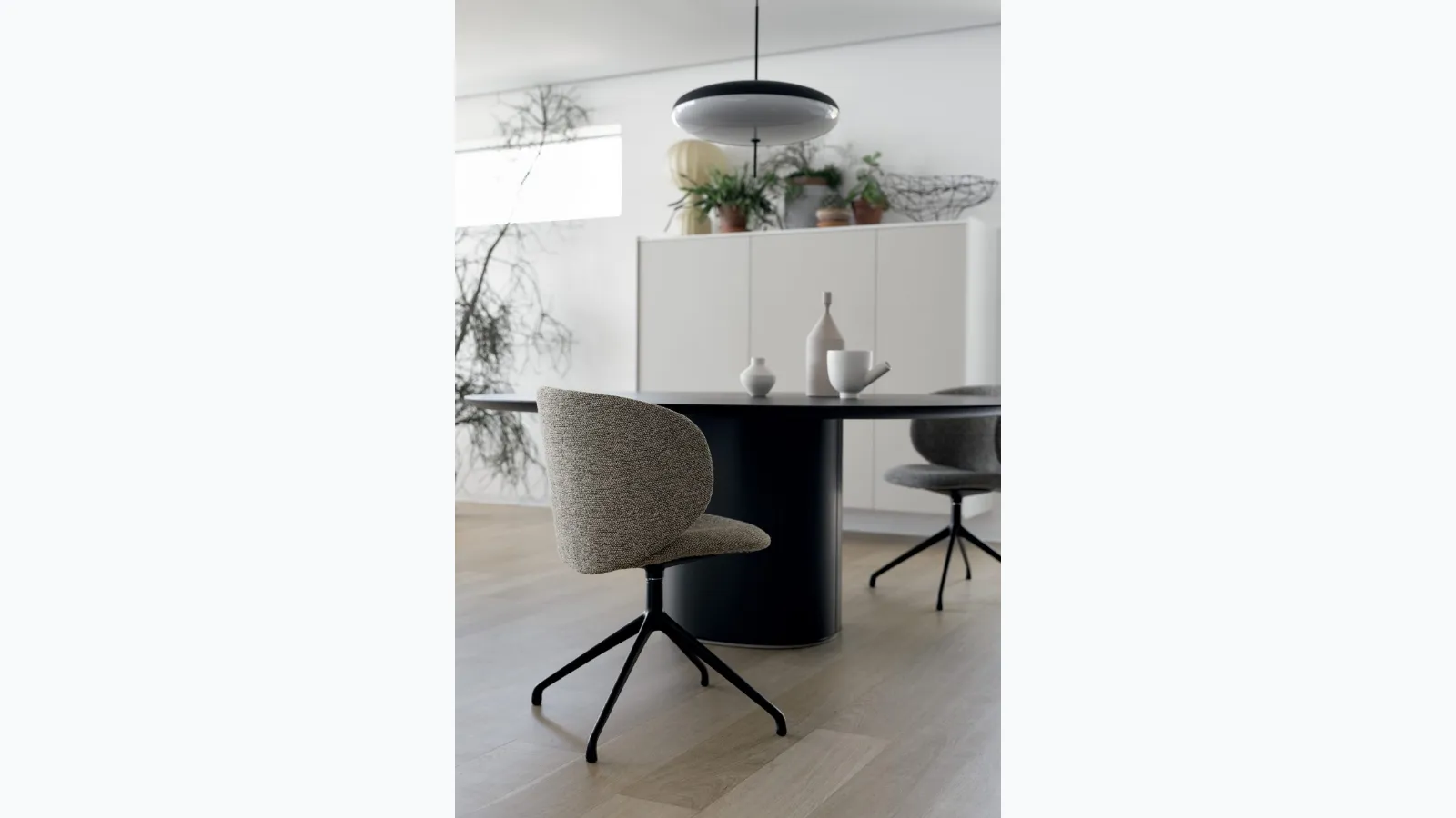 Dua chair in upholstered fabric by Kristalia