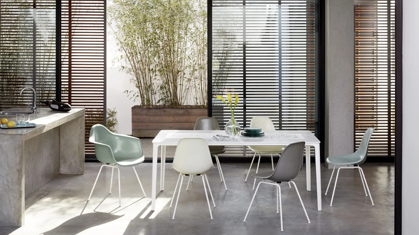 Chair with or without armrests Eames Fiberglass DAX Vitra.