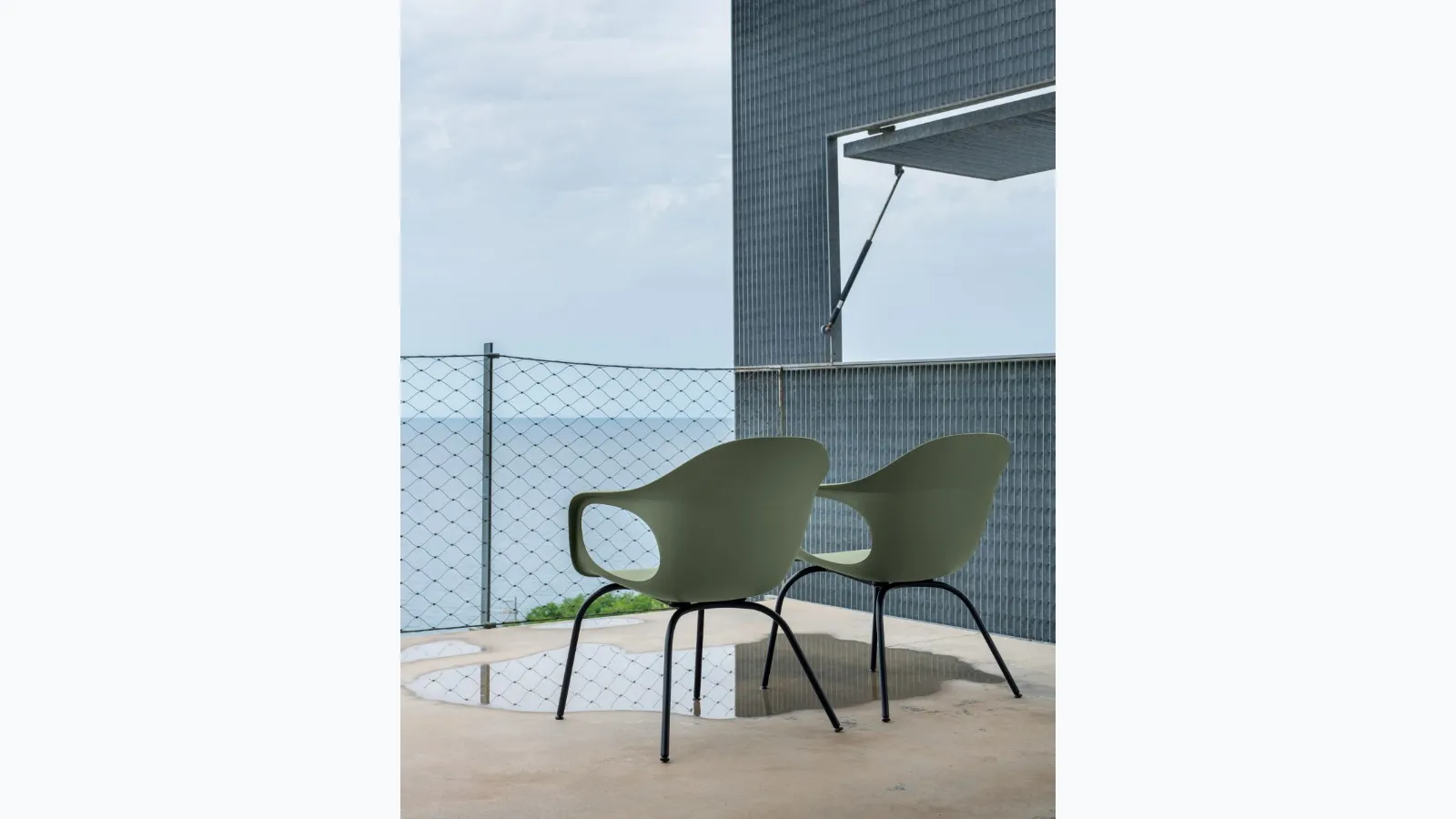 Elephantino chair with recycled plastic shell by Kristalia.