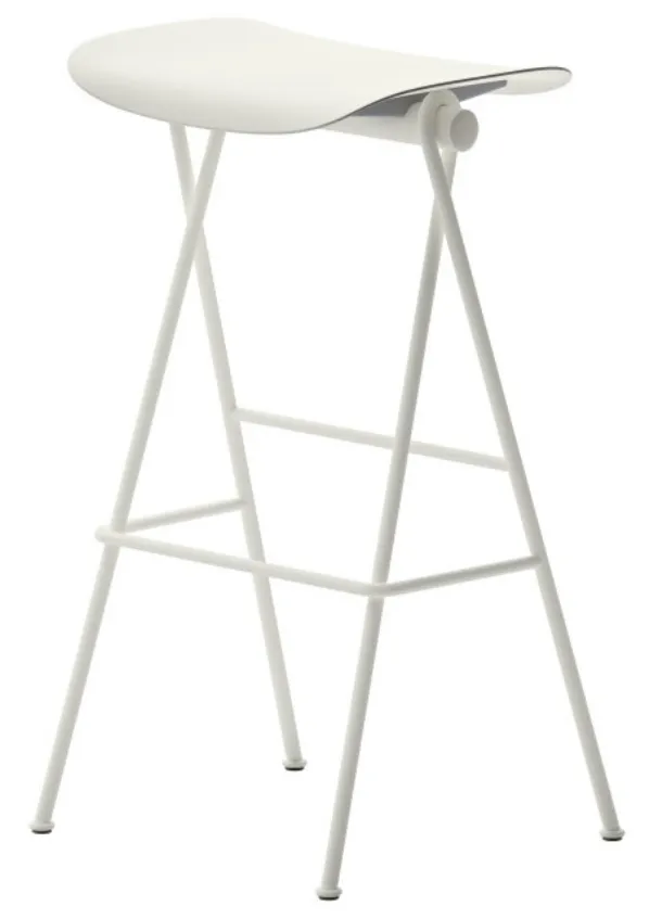 Flip stool with polypropylene seat and metal structure by Veneta Cucine.