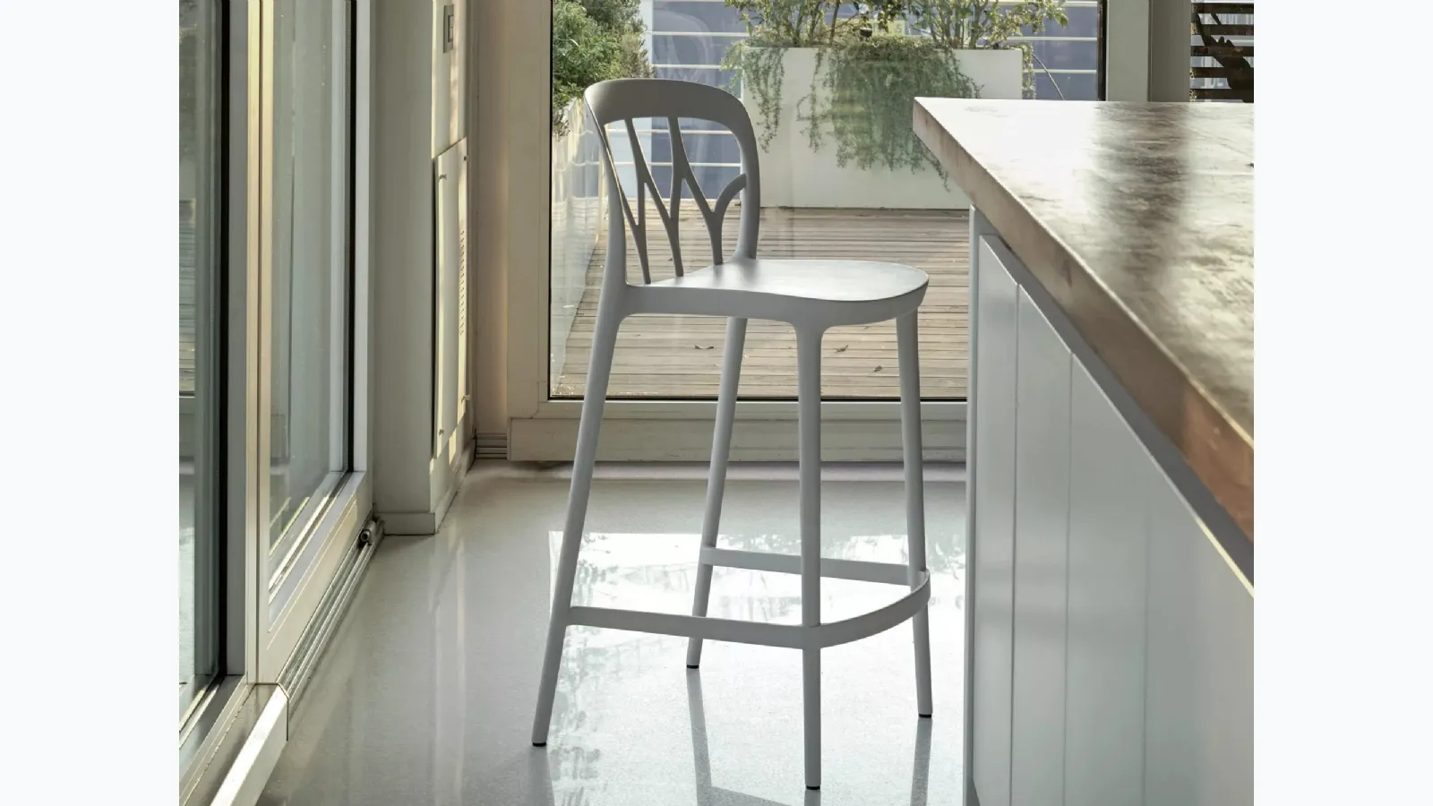 Galaxy stool in polypropylene by Bontempi