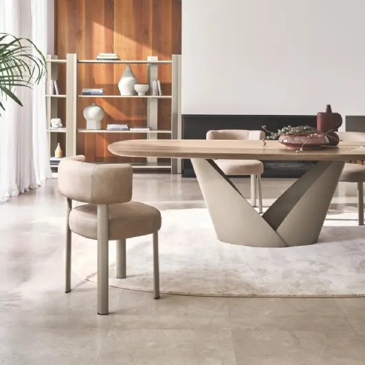 Glen leather chair by Calligaris