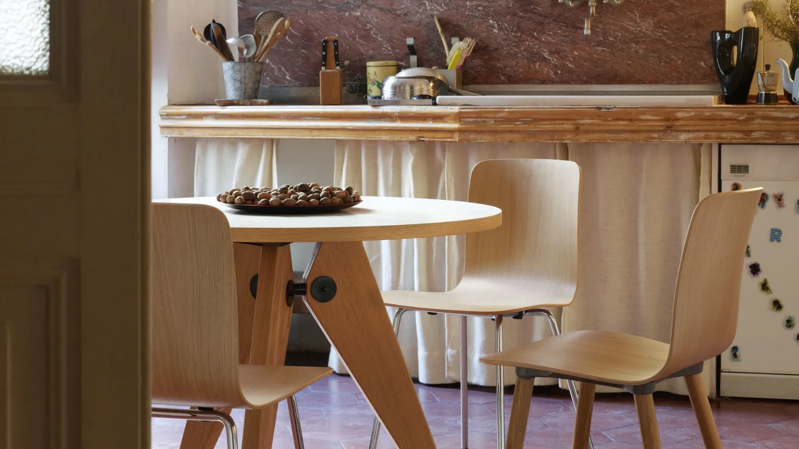 Natural oak wood HAL Ply Tube & Wood chair by Vitra