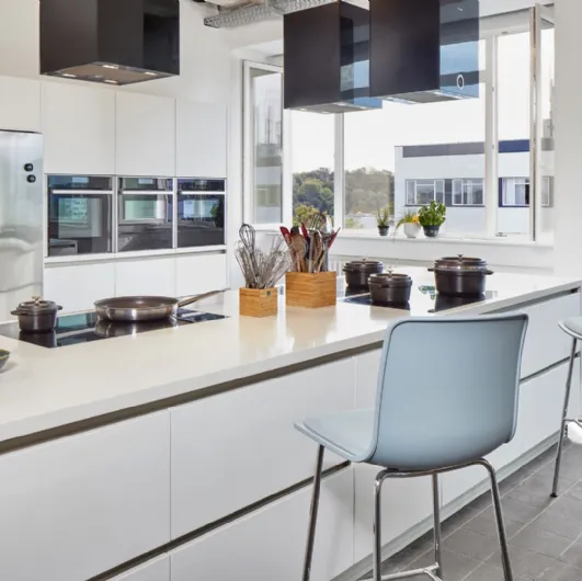 Hal Re Stool High stool by Vitra.