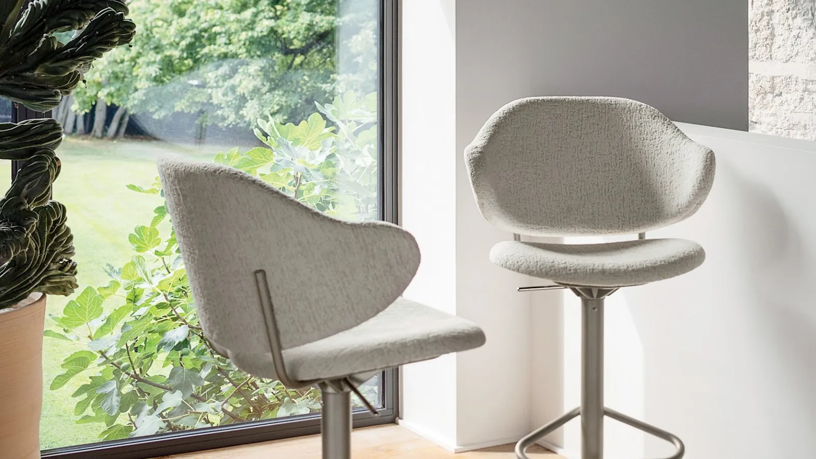Holly fabric stool by Calligaris
