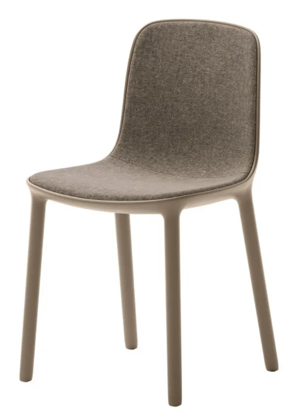 Hug chair with fabric shell and polypropylene structure by Veneta Cucine