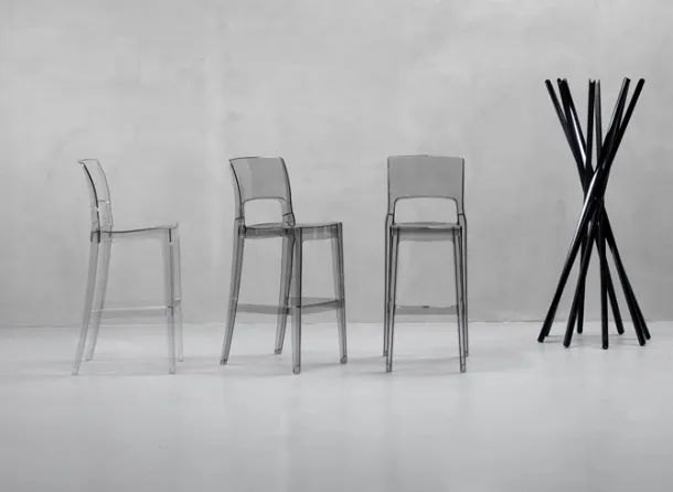 Polycarbonate stool Isy Antishock by Scab Design.