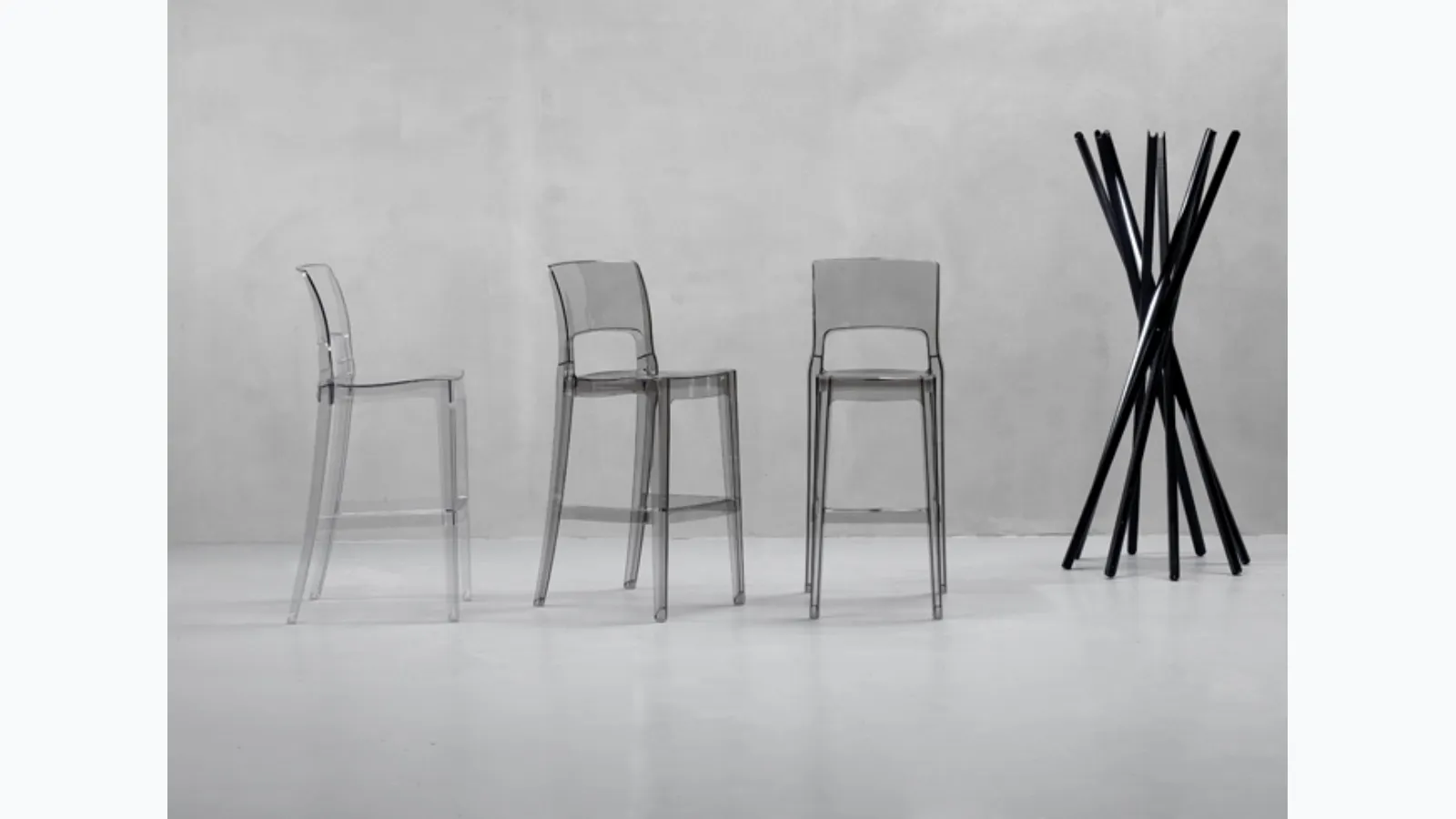 Polycarbonate stool Isy Antishock by Scab Design.