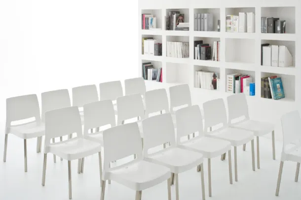 Stackable chair Joi by Pedrali