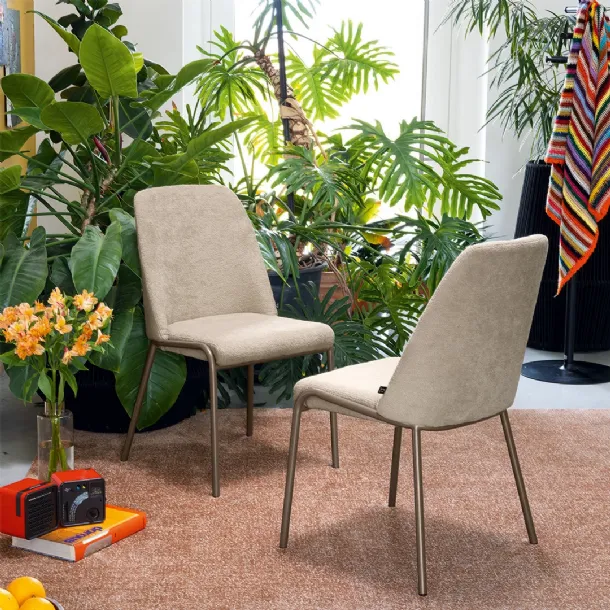 Juna fabric chair by Connubia