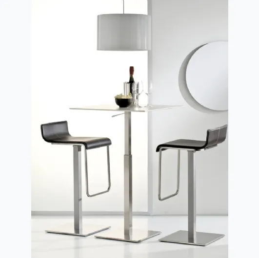 Kuadra leather stool by Pedrali