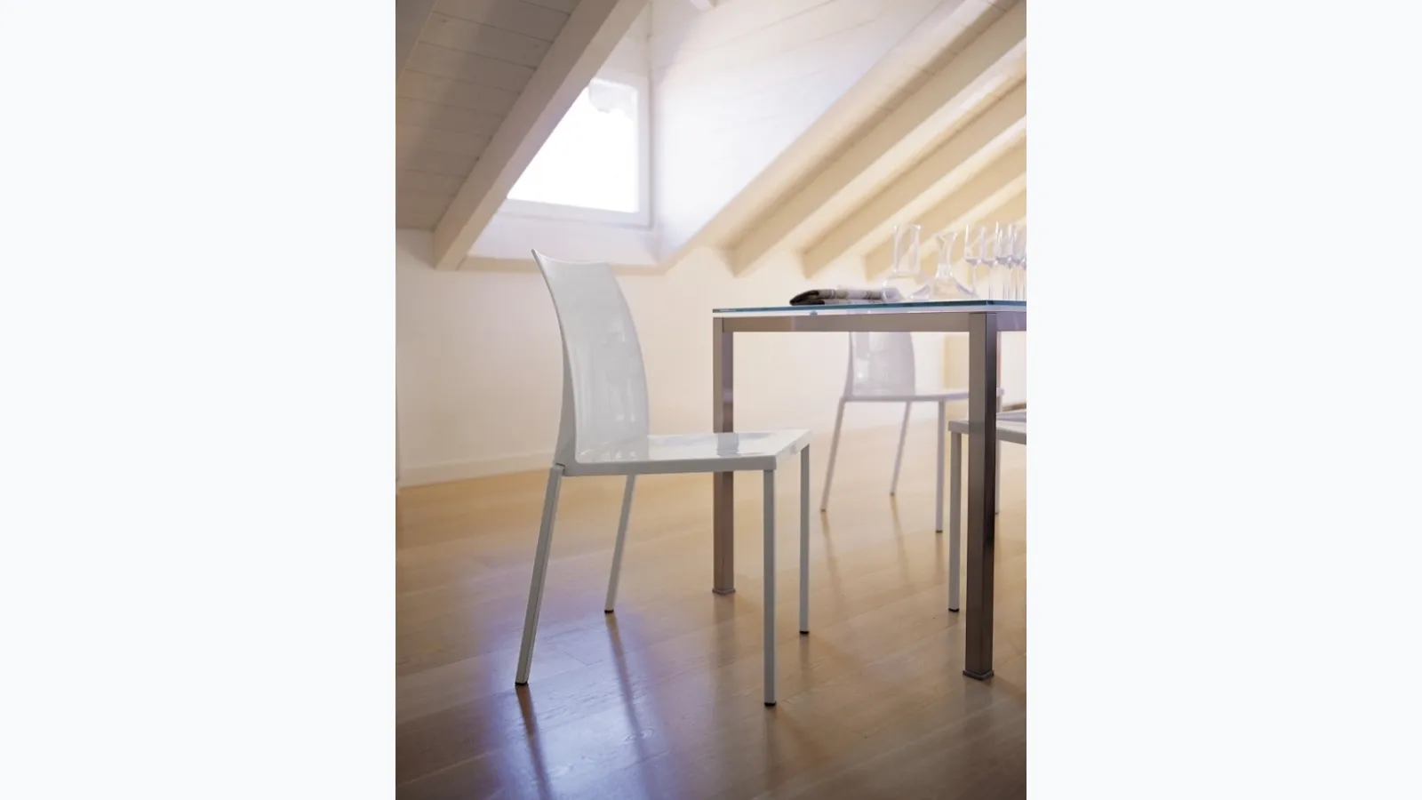 Kuadra chair by Pedral