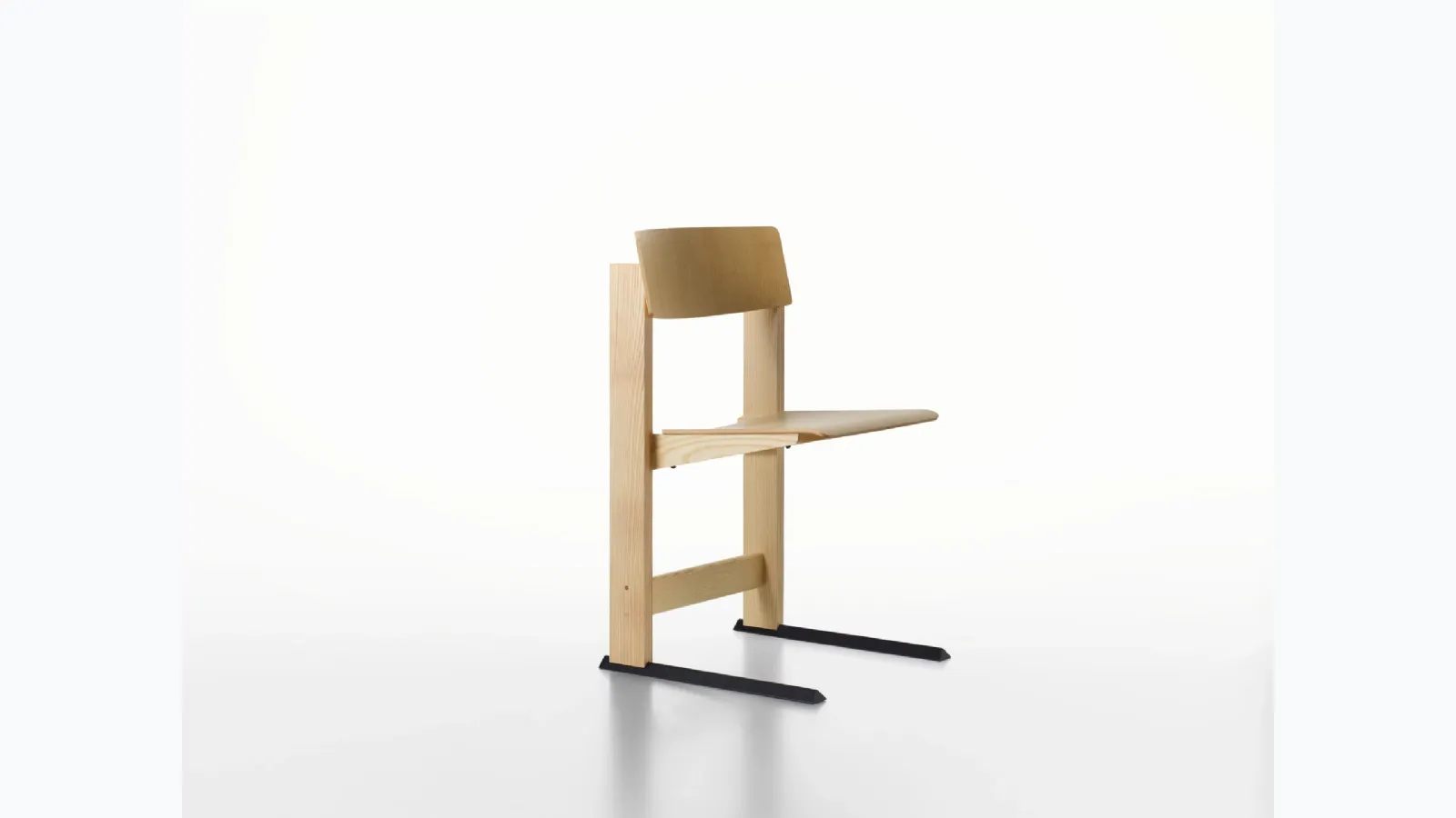 Lira chair by Alias