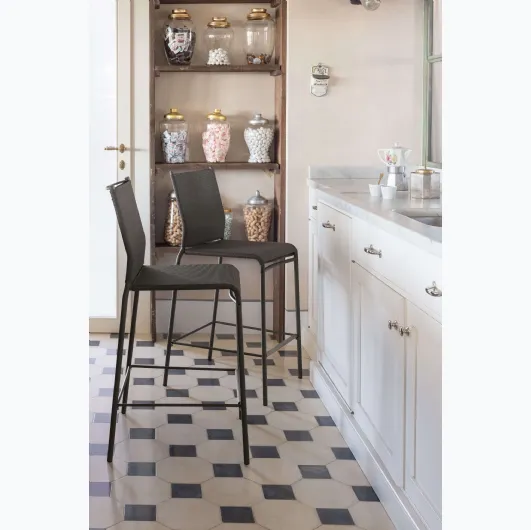 Liù stool in Texplast with lacquered steel structure by Ingenia.