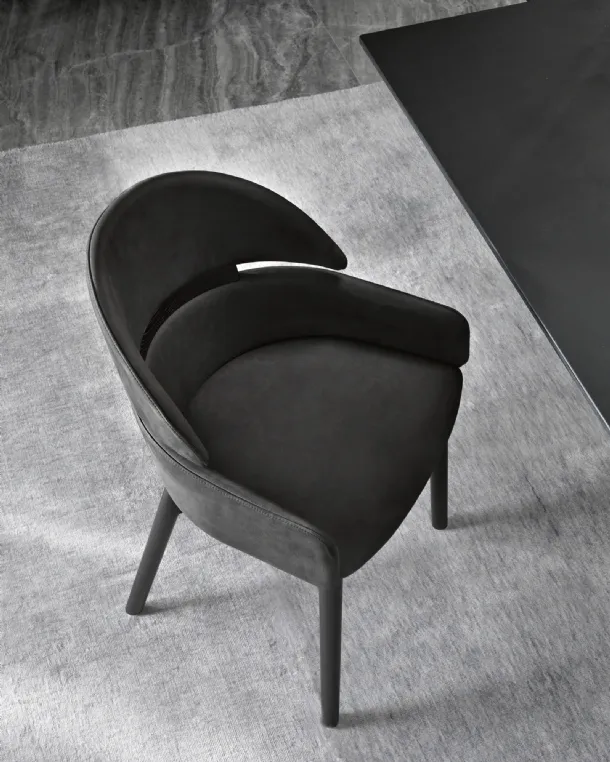 Lloyd leather chair by Fiam.