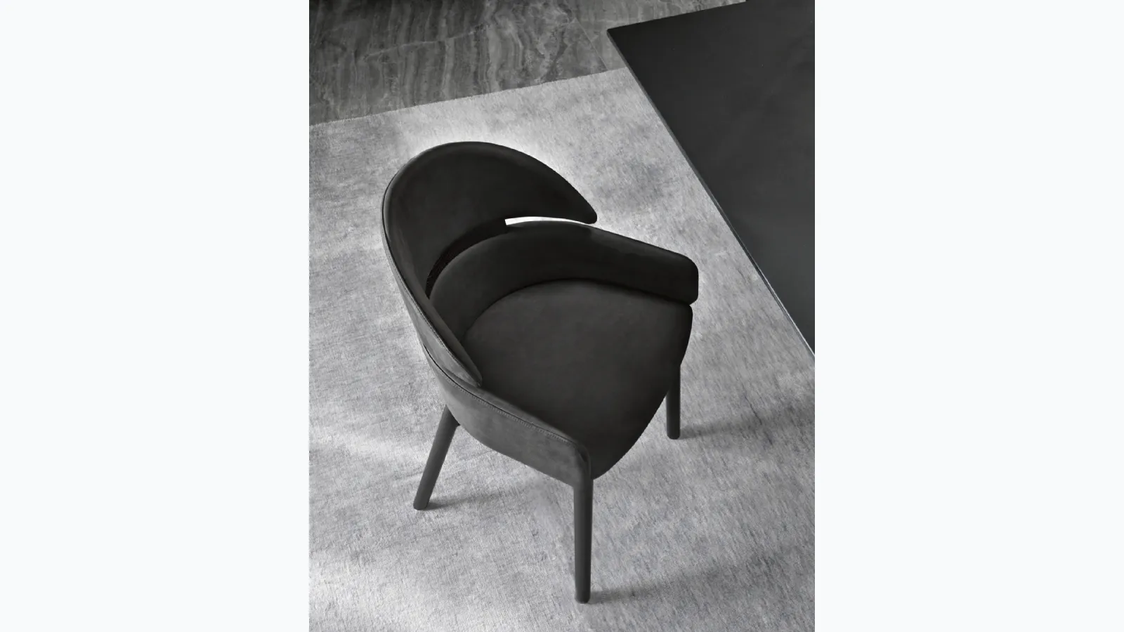 Lloyd leather chair by Fiam.