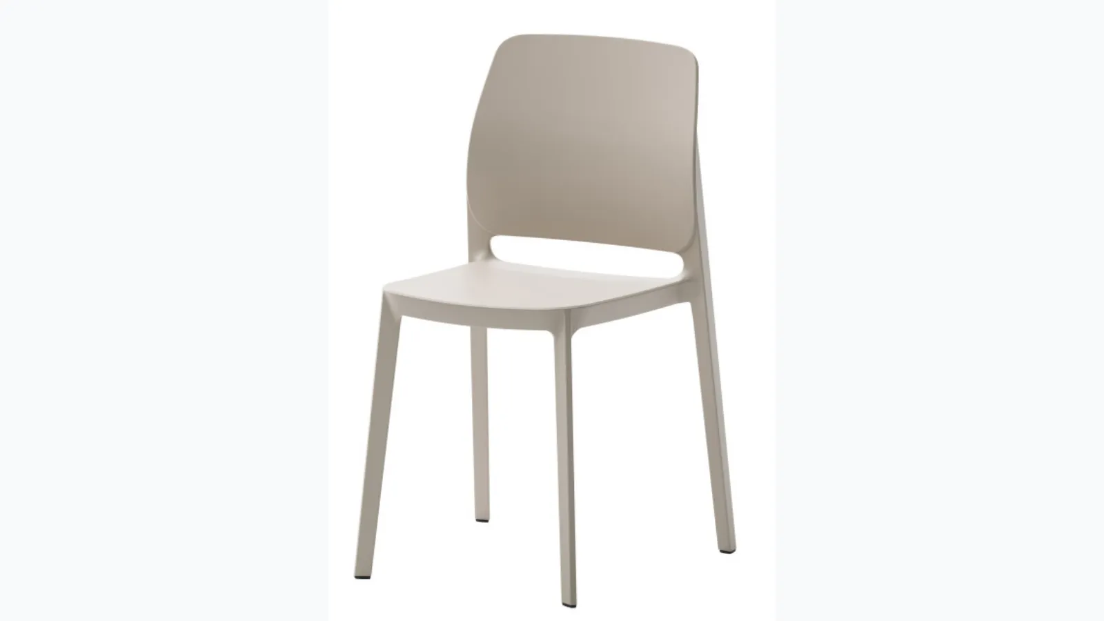 London stackable chair in polypropylene by Veneta Cucine.