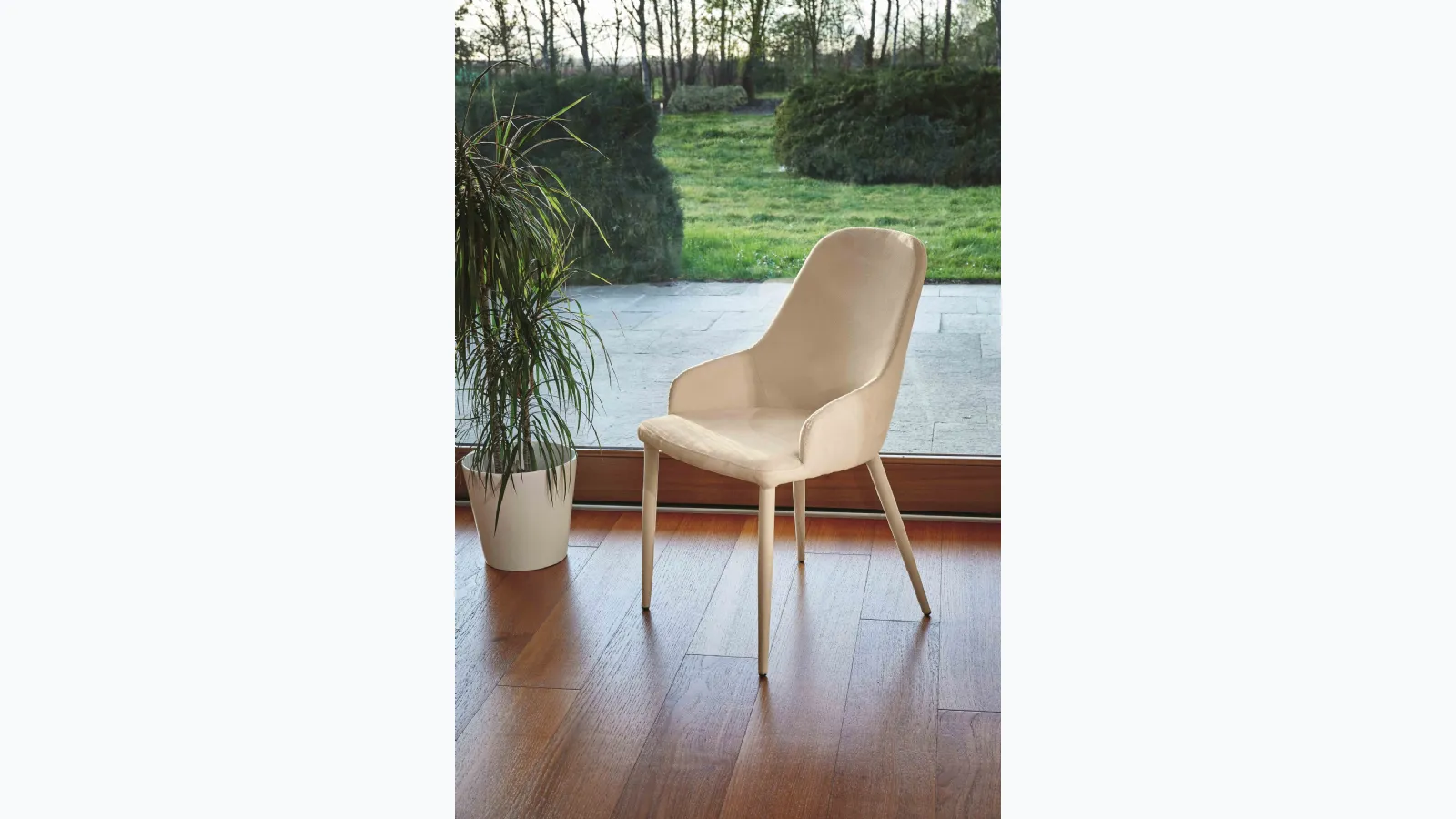 Matilda chair in Econabuk by Ingenia
