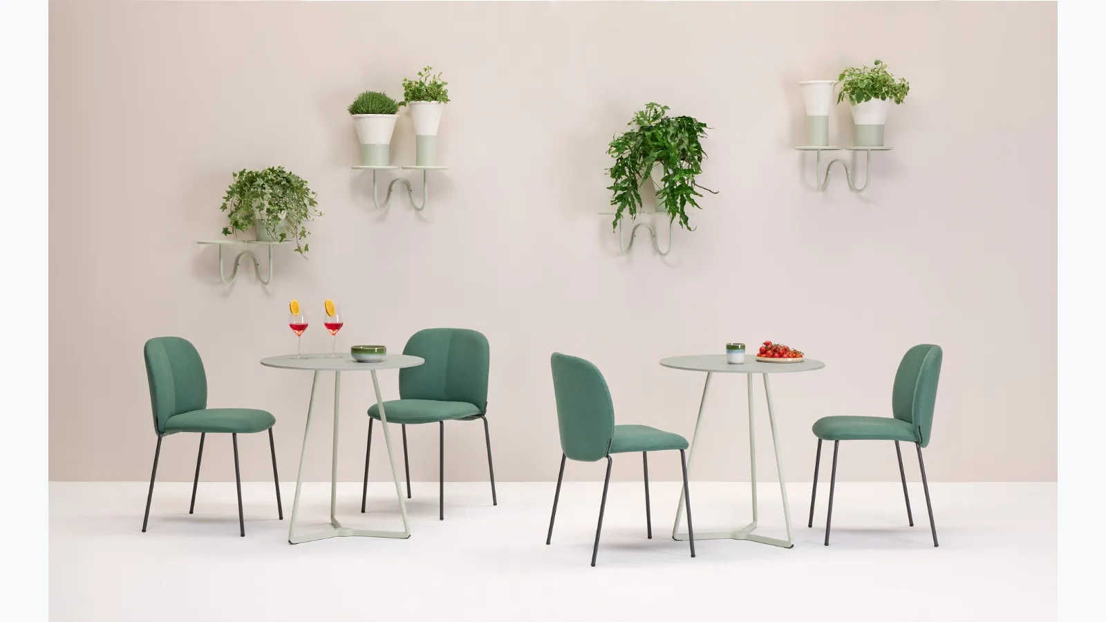 Mentha Pop chair in upholstered fabric by Scab Design.