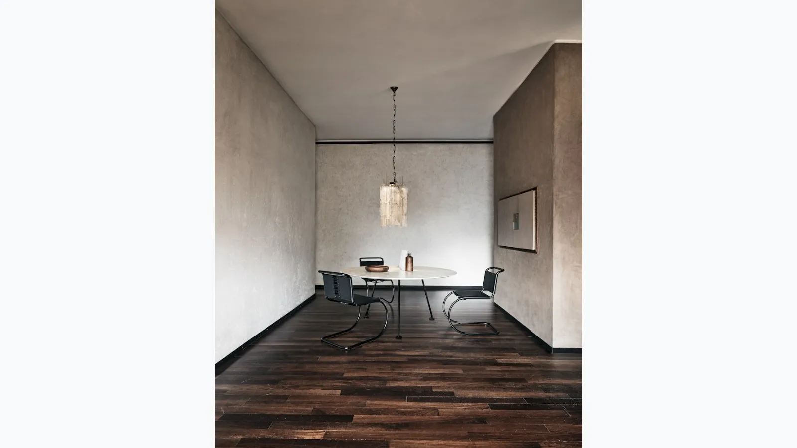 MR Side Chair in leather by Knoll