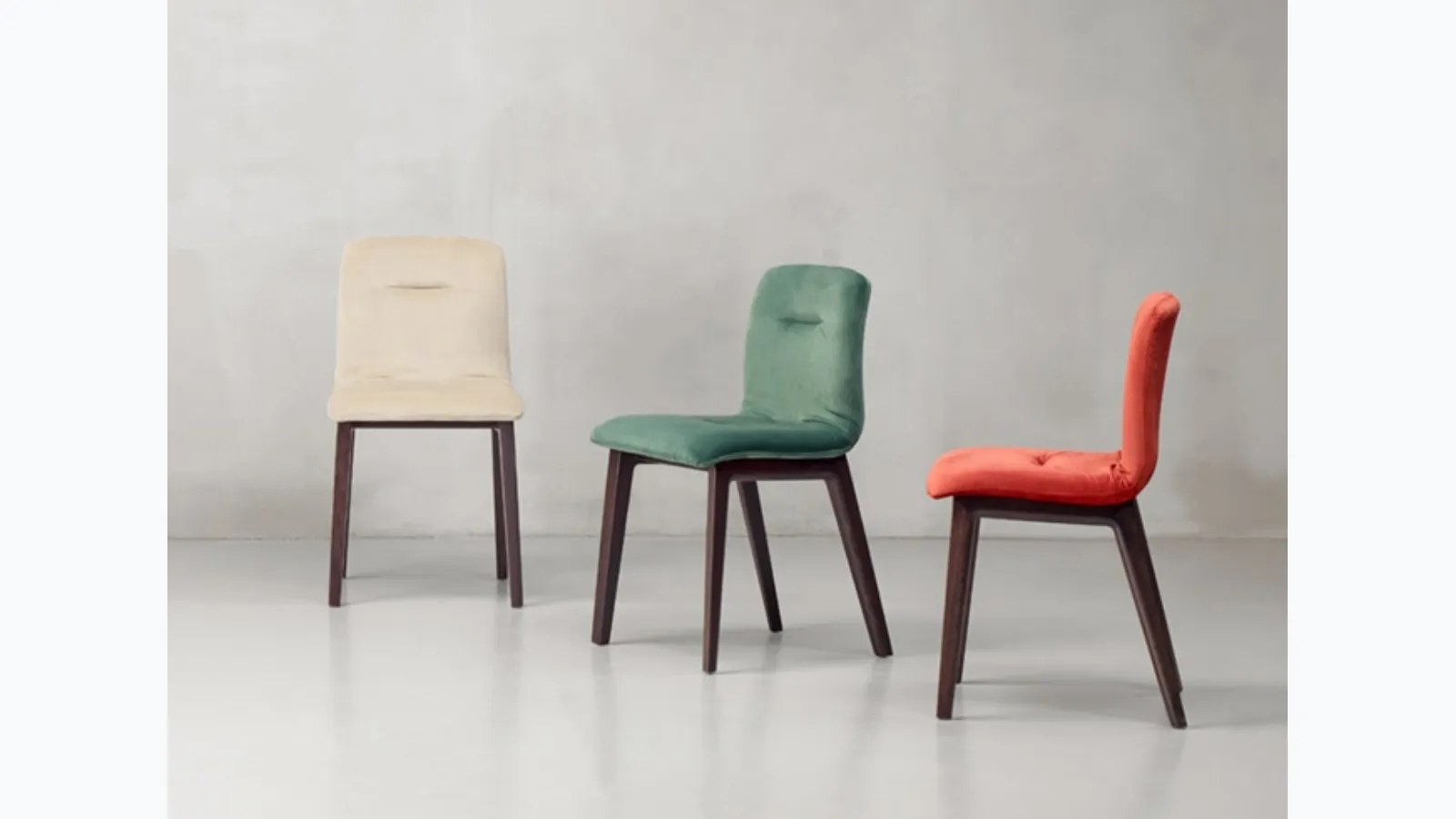 Alice Pop Natural Chair with solid beech wood structure in wengé finish and padded seat upholstered in velvet by Scab Design.