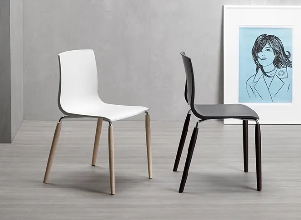 Chair with recyclable technopolymer shell and solid wood legs Natural Alice by Scab Design
