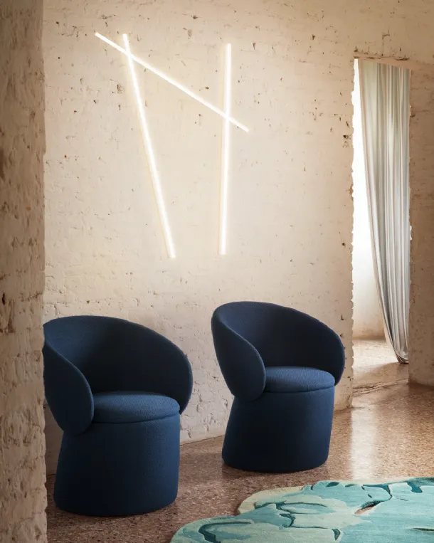 Nebula Monaca Chair in padded fabric by Miniforms.