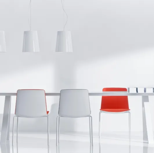 Stackable chair Noa by Pedrali