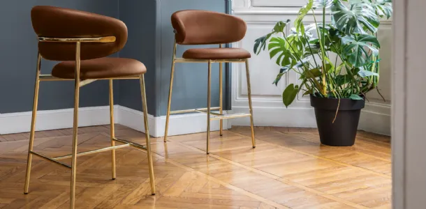 Oleandro leather stool by Calligaris.