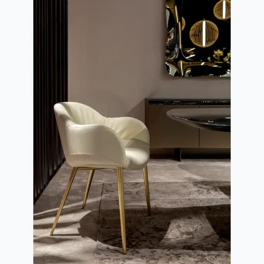 Padded leather armchair Olympia by Tonin Casa.