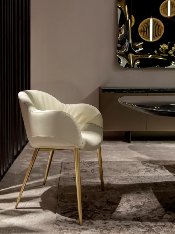 Padded leather armchair Olympia by Tonin Casa.