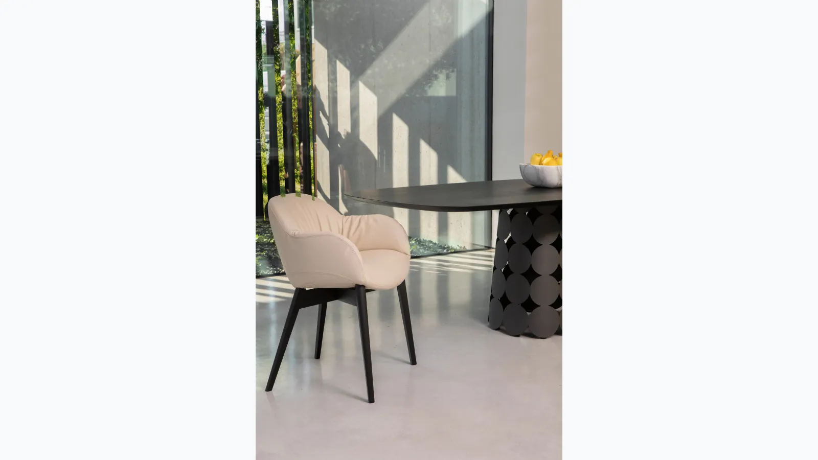 Padded leather chair Olympia Wood by Tonin Casa.