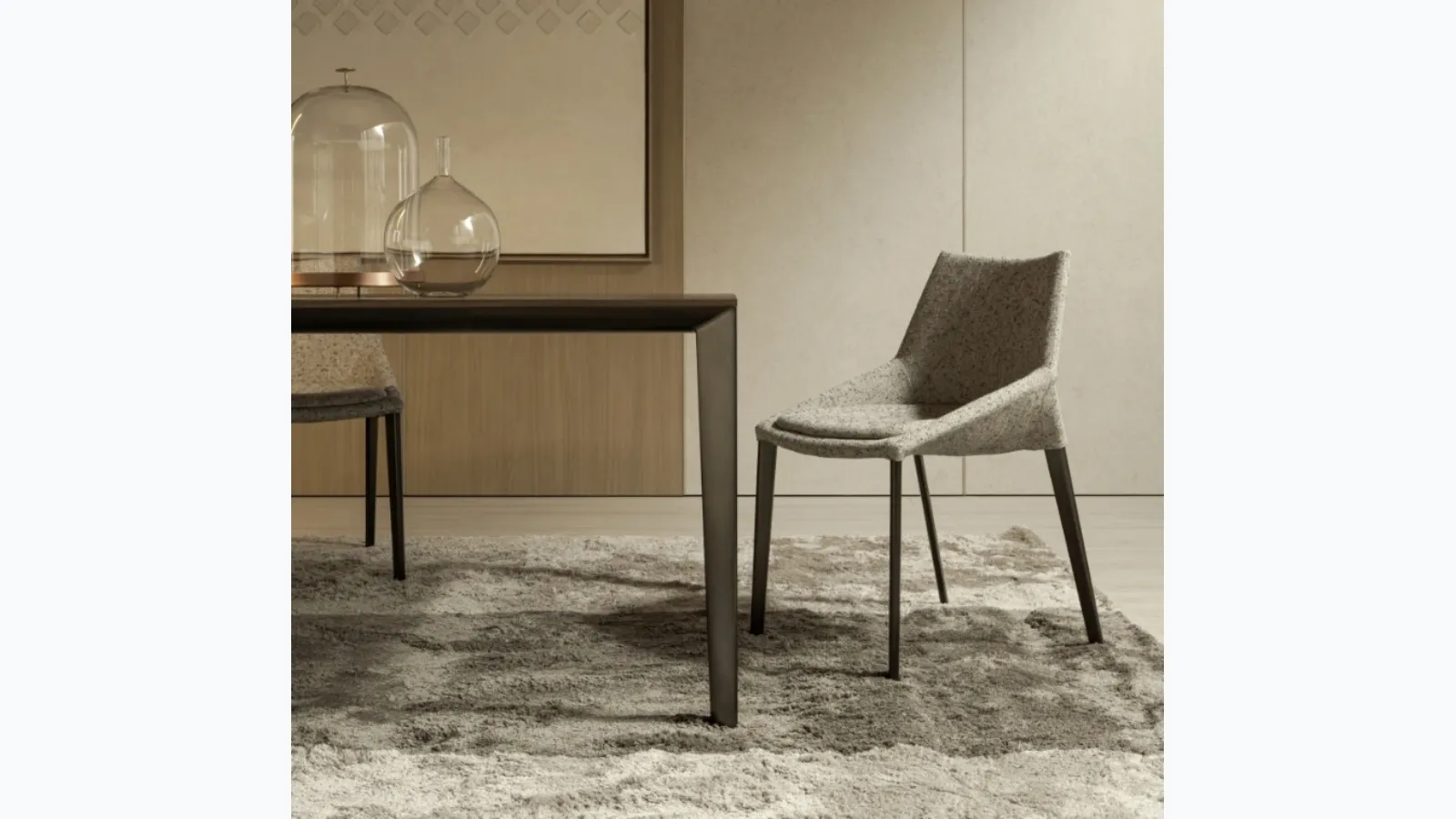 Outline fabric chair by Molteni & C