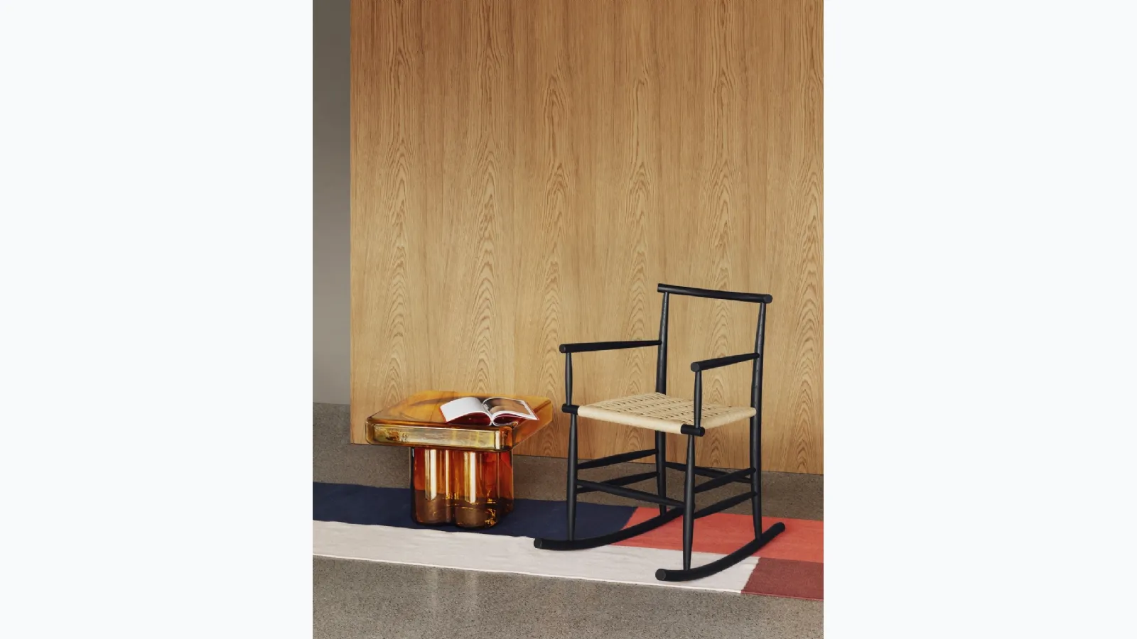 Pelleossa Rocking chair in wood and Viennese straw by Miniforms.