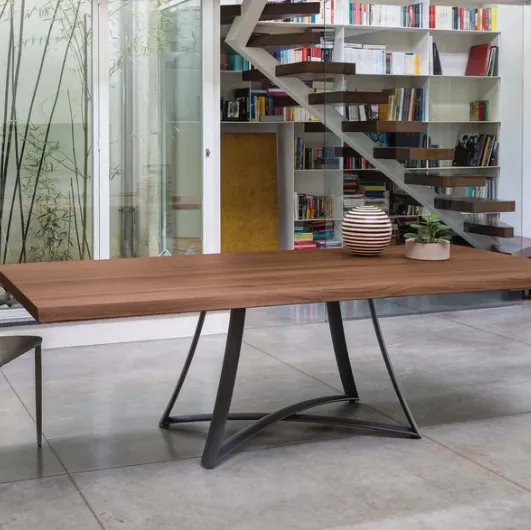 Chair Renee in econabuk and steel frame by Ingenia.