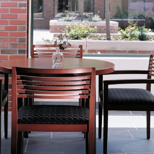 Ricchio Chair by Knoll