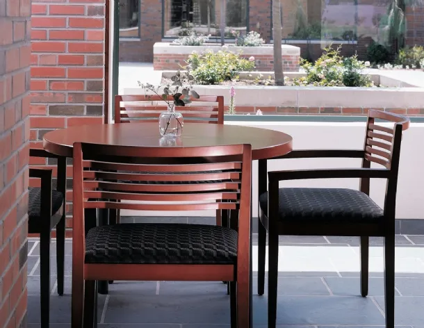 Ricchio Chair by Knoll