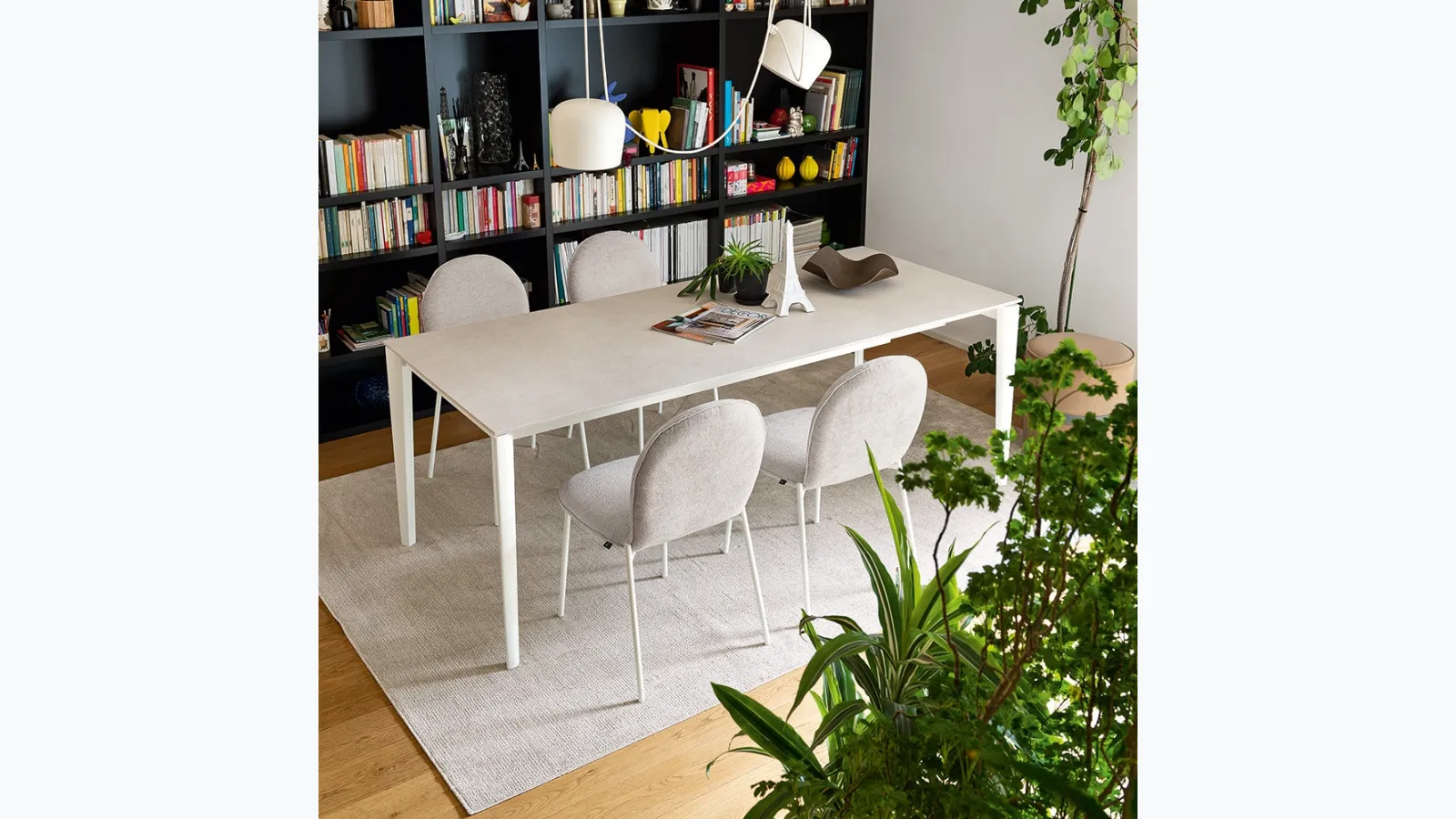 Riley Mid chair by Connubia.
