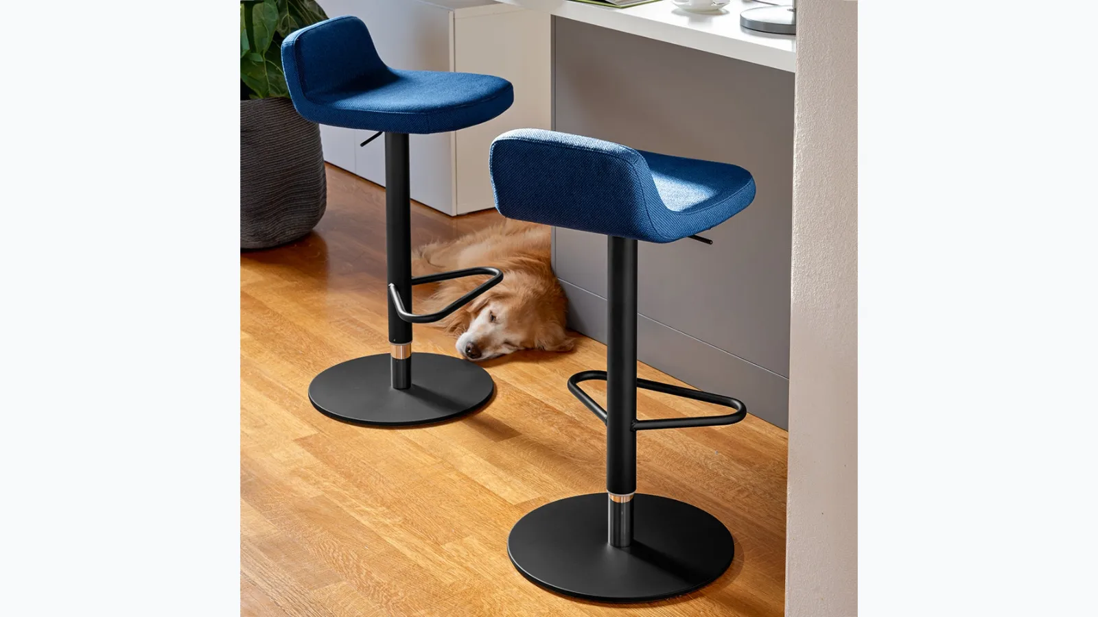 Adjustable height stool Riley by Connubia