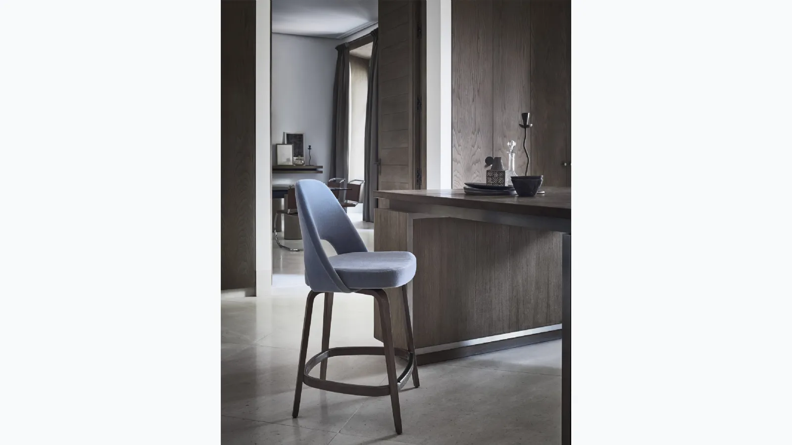 Saarinen Executive Stool by Knoll