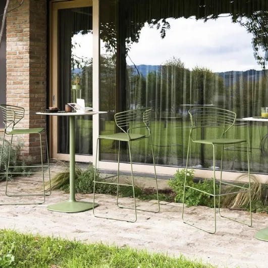 Desalto's Koki Wire stool.