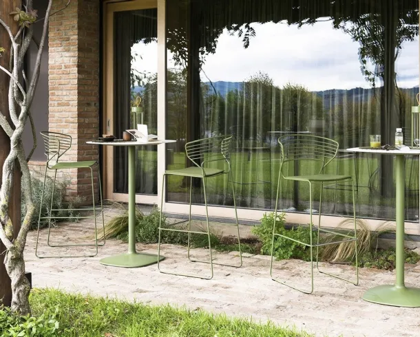 Desalto's Koki Wire stool.