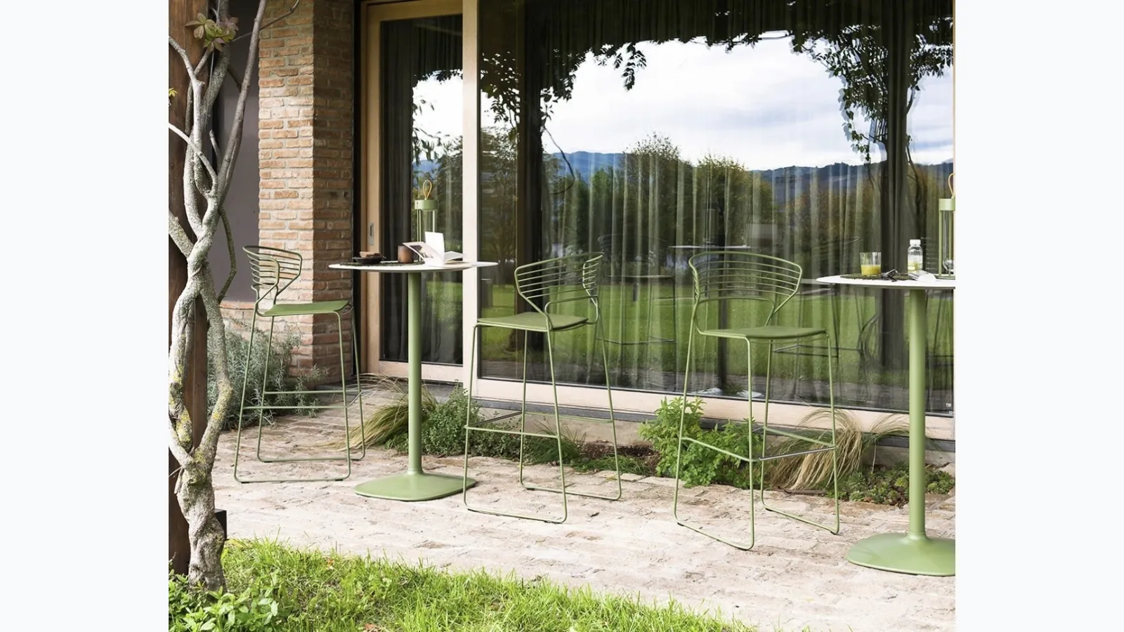 Desalto's Koki Wire stool.