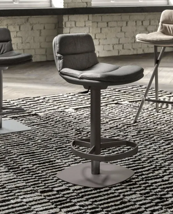 Padded stool Marlon by Ozzio