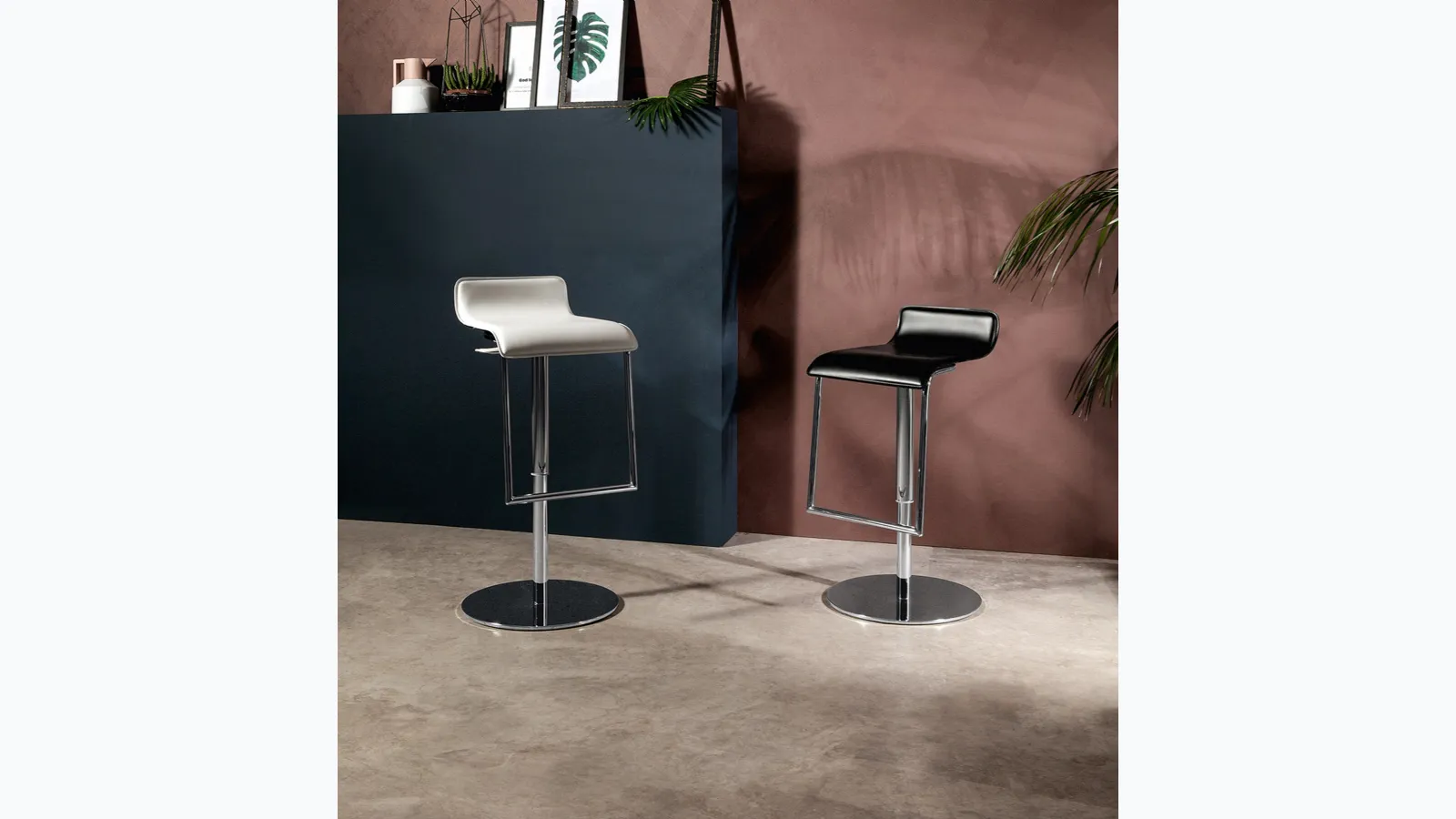 Milano leather stool by Tonin Casa